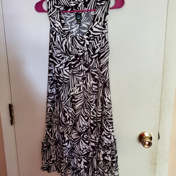 Dress - Picture 1 of 2